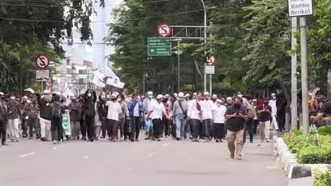 Endonezya'da 6 FPI üyesinin öldürülmesi protesto edildi Endonezya'da 6 FPI üyesinin öldürülmesi protesto edildi