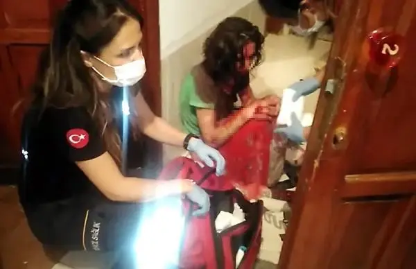 Eşinin öldüresiye dövdüğü kadının komşuları: Bu ilk kez değil Eşinin öldüresiye dövdüğü kadının komşuları: Bu ilk kez değil