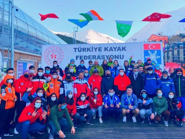 FIS Uluslararası Alp Disiplini Anadolu Kupası yarışları tamamlandı