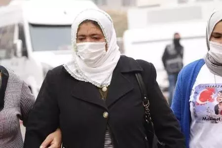 HDP önündeki eylemde 474'üncü gün: Aile sayısı 179 oldu HDP önündeki eylemde 474'üncü gün: Aile sayısı 179 oldu