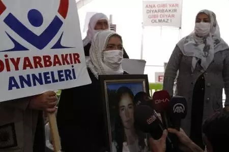HDP önündeki eylemde 474'üncü gün: Aile sayısı 179 oldu HDP önündeki eylemde 474'üncü gün: Aile sayısı 179 oldu