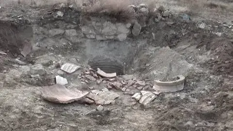 Kaçak kazı yapan 4 şüpheli suçüstü yakalandı Kaçak kazı yapan 4 şüpheli suçüstü yakalandı