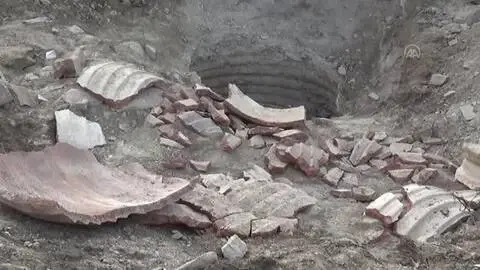 Kaçak kazı yapan 4 şüpheli suçüstü yakalandı Kaçak kazı yapan 4 şüpheli suçüstü yakalandı