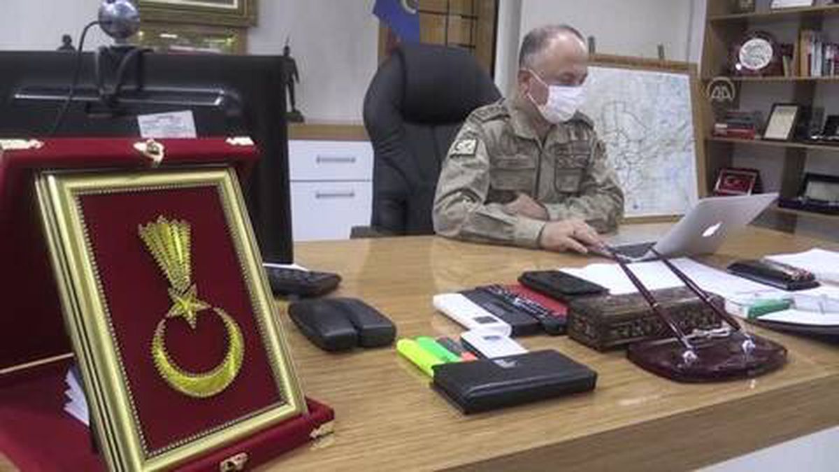 KAHRAMANMARAŞ - İl Jandarma Komutanı Öksüz, AA'nın 'Yılın Fotoğrafları' oylamasına katıldı