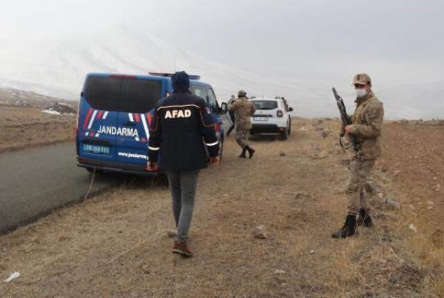 Kavga ettikleri babalarını elektrik kablosuyla boğup, mağaraya gömmüşler