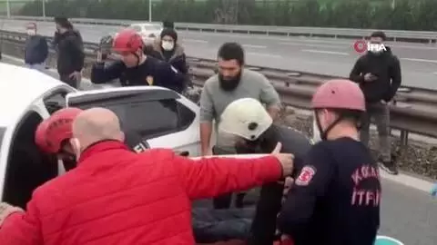 Kazada ölen vatandaşı ekiplerin hayata döndürme anlarının görüntüleri ortaya çıktı Kazada ölen vatandaşı ekiplerin hayata döndürme anlarının görüntüleri ortaya çıktı