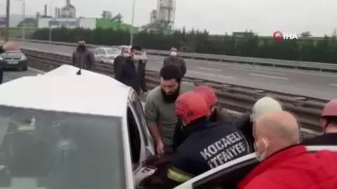 Kazada ölen vatandaşı ekiplerin hayata döndürme anlarının görüntüleri ortaya çıktı Kazada ölen vatandaşı ekiplerin hayata döndürme anlarının görüntüleri ortaya çıktı