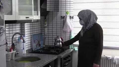 KOVİD-19 HASTALARI YAŞADIKLARINI ANLATIYOR - 'Sanki beynimi tornavidayla oydular, nefes alamadım' KOVİD-19 HASTALARI YAŞADIKLARINI ANLATIYOR - 'Sanki beynimi tornavidayla oydular, nefes alamadım'