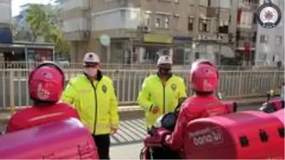 Kuryelere 'hayatıma kastım yok, kaskım var' bilgilendirmesi