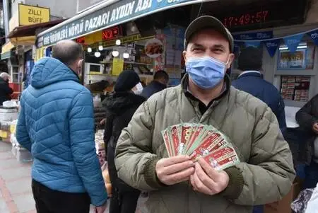Milli Piyango'nun yılbaşı biletlerine Edirne'de yoğun ilgi Milli Piyango'nun yılbaşı biletlerine Edirne'de yoğun ilgi