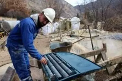 Erzurum'un Olur ilçesinde bakır ağırlıklı altın madeni bulundu Erzurum'un Olur ilçesinde bakır ağırlıklı altın madeni bulundu