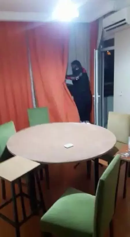 Oyun salonuna dönüştürülen öğrenci yurdunda kumara 166 bin lira ceza Oyun salonuna dönüştürülen öğrenci yurdunda kumara 166 bin lira ceza