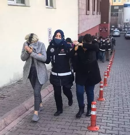 Paravan şirket kurup vatandaşları dolandıran suç örgütü çökertildi Paravan şirket kurup vatandaşları dolandıran suç örgütü çökertildi