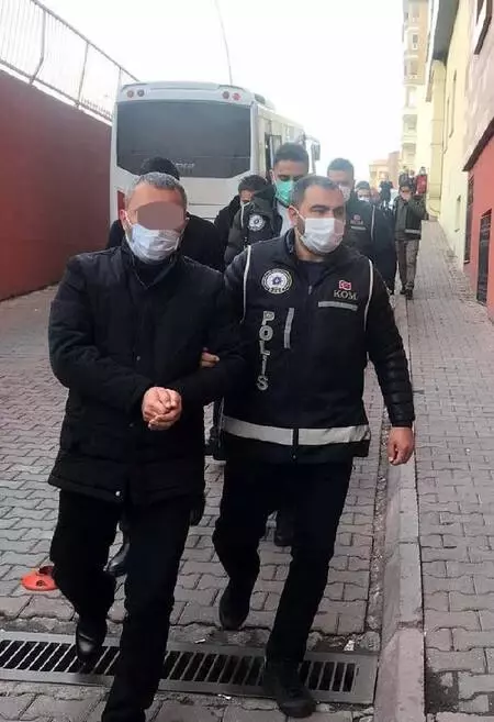 Paravan şirket kurup vatandaşları dolandıran suç örgütü çökertildi Paravan şirket kurup vatandaşları dolandıran suç örgütü çökertildi
