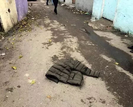 Polisten kaçarken attığı montun cebinden, uyuşturucu çıktı Polisten kaçarken attığı montun cebinden, uyuşturucu çıktı