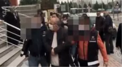 Sahte para ile alışveriş yapan 2 dolandırıcı Kocaeli'de yakalandı Sahte para ile alışveriş yapan 2 dolandırıcı Kocaeli'de yakalandı