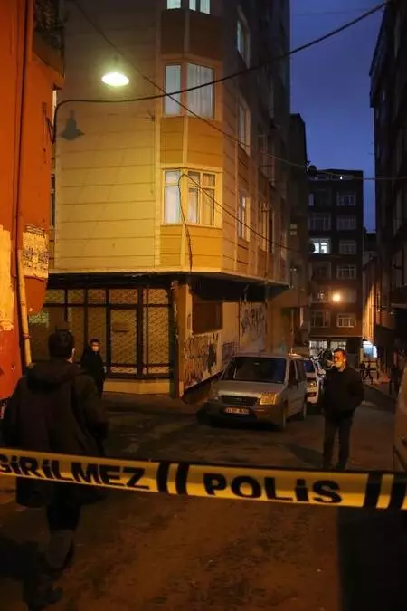 Şişli'de sokakta yürürken vuruldu