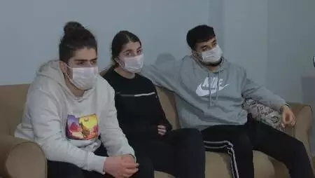 Almanya'dan sınır dışı edilen 7 kişilik Türk aile yapılan muameleye isyan etti: Soyup kameraya çektiler