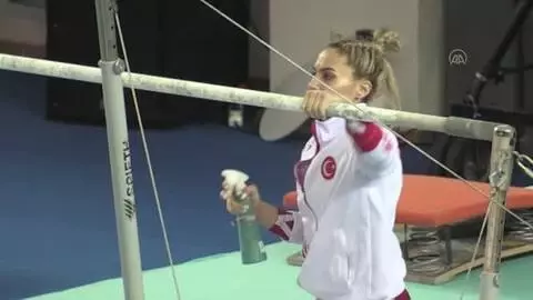 Avrupa Şampiyonası'nda finale yükselen kadın cimnastikçiler madalyalara göz dikti Avrupa Şampiyonası'nda finale yükselen kadın cimnastikçiler madalyalara göz dikti