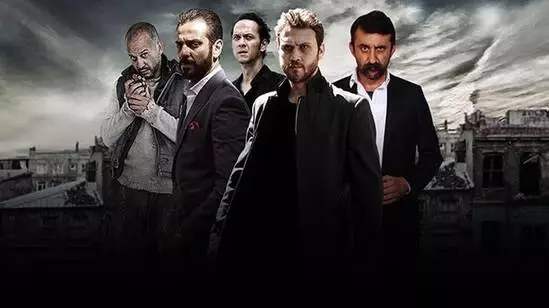 Çukur'un yeni bölümü fırtına gibi geliyor! Yamaç'ın Cengiz Erdenet'i bitirme planı tutuyor mu? Çukur'un yeni bölümü fırtına gibi geliyor! Yamaç'ın Cengiz Erdenet'i bitirme planı tutuyor mu?