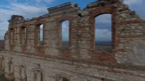 II. Abdülhamit'in yaptırdığı tek duvarı kalan askeri hastaneye 'adaletle' sahip çıkış başladı II. Abdülhamit'in yaptırdığı tek duvarı kalan askeri hastaneye 'adaletle' sahip çıkış başladı