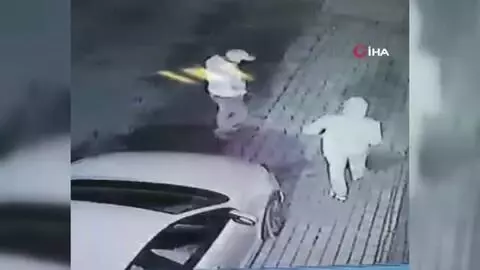 Kırklareli'nde film gibi soygun kamerada...İçi para dolu kasayı el arabası ile çaldılar