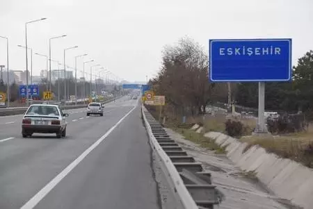 Değişimi çok masraflıydı! Şehir tabelalarında artık nüfus ve rakım yer almayacak