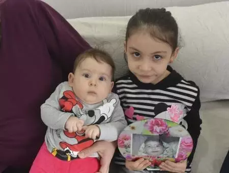 SMA'dan ikinci çocuklarını kaybetmek istemeyen aile yardım bekliyor SMA'dan ikinci çocuklarını kaybetmek istemeyen aile yardım bekliyor