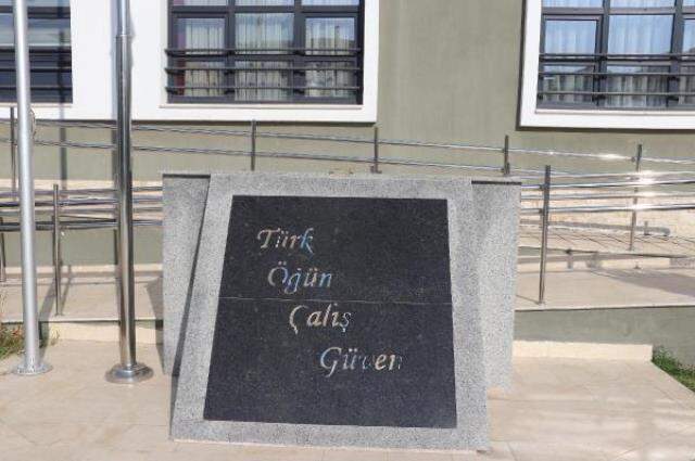 Atatürk büstünü çöpe attı! Gözaltına alınırken 'Maske takmak şirktir' dedi