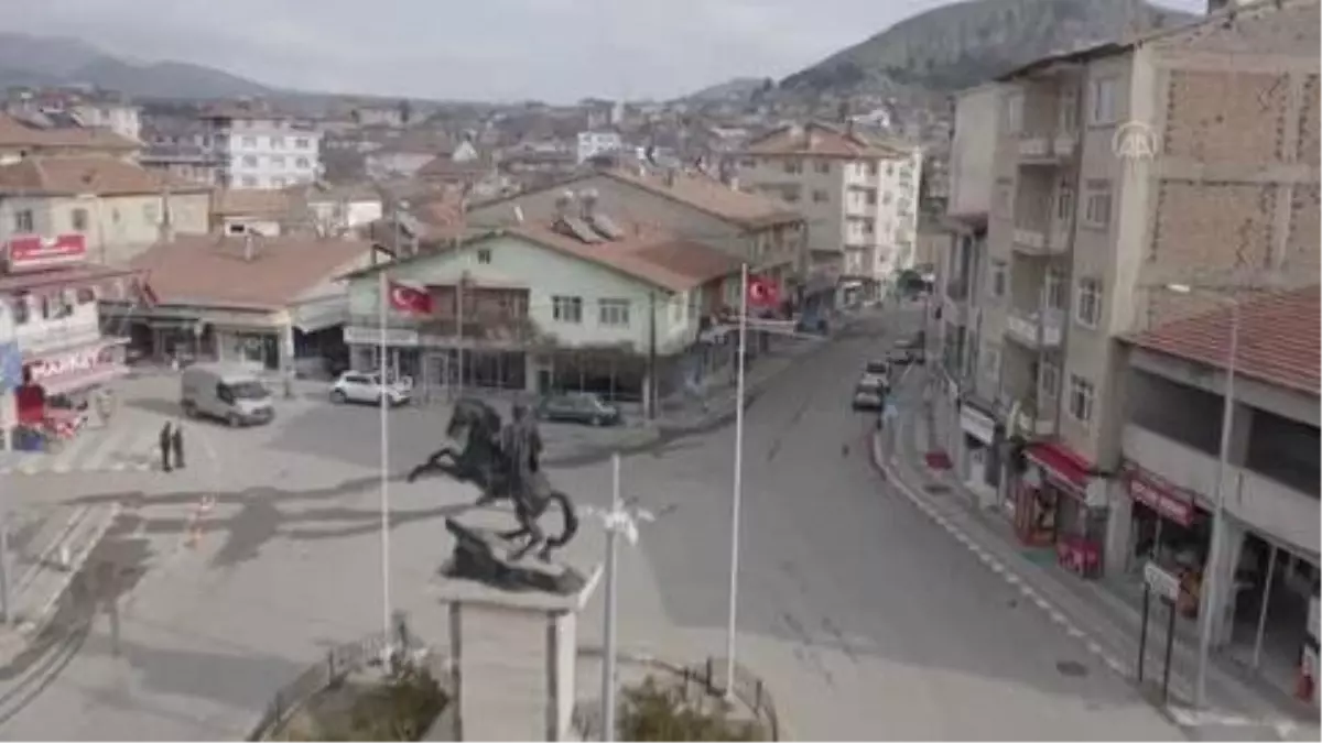 (Drone) Cadde ve meydanlar sessizliğe büründü