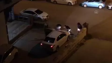 غازي عنتاب - أصيب شخص واحد في معركة سيلاني بسبب موقف للسيارات غازي عنتاب - أصيب شخص واحد في معركة سيلاني بسبب موقف للسيارات