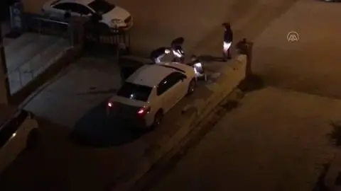 غازي عنتاب - أصيب شخص واحد في معركة سيلاني بسبب موقف للسيارات غازي عنتاب - أصيب شخص واحد في معركة سيلاني بسبب موقف للسيارات