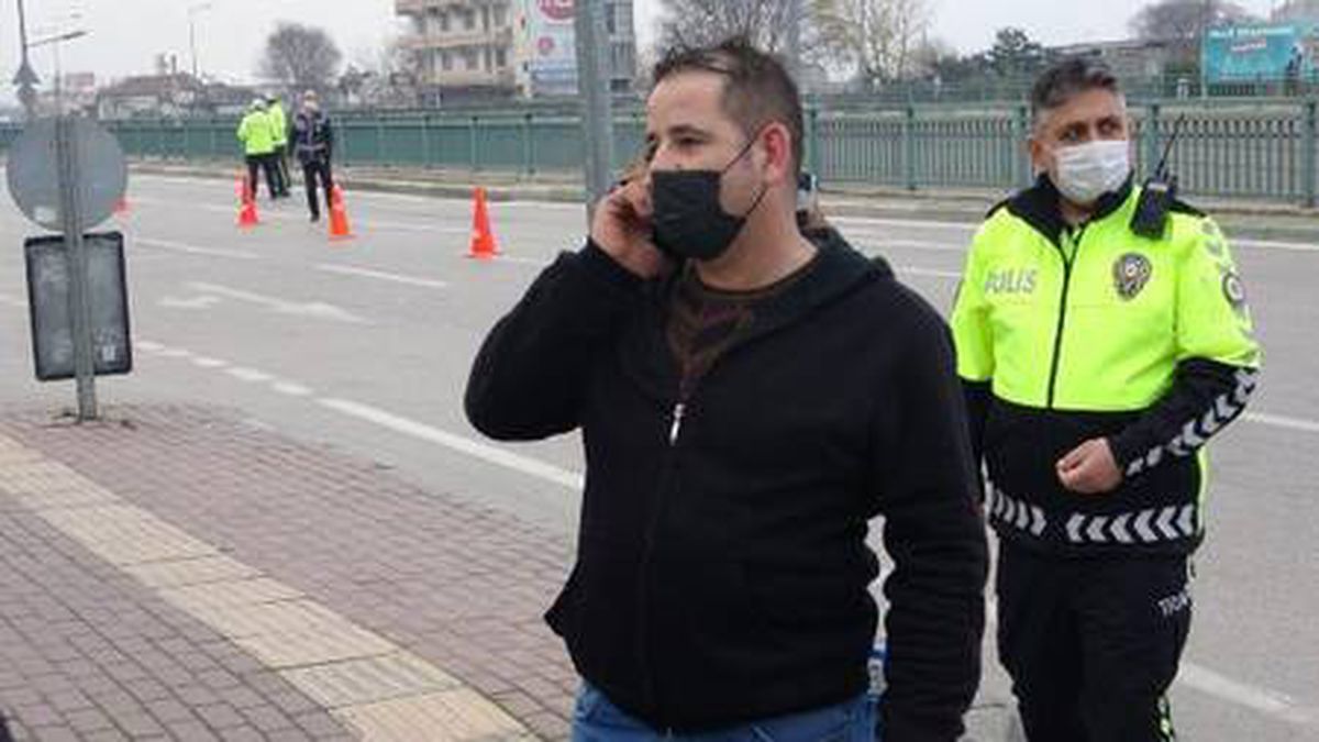 İzin belgesi soran polise 'WhatsApp' grubunu gösteren vatandaş, kısıtlama ihlalinden ceza yedi