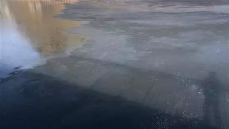 Kars Çayı gece donuyor, gündüz çözülüyor