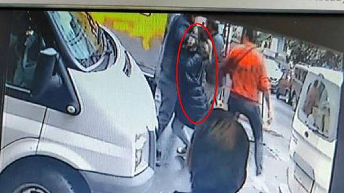 Şişli'de silahlı sopalı yol verme kavgası kameralarda