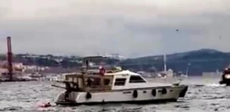 Eminönü'nde denize atlayan şahıs kurtarıldı