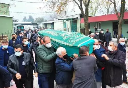 Koronavirüsten ölen eski belediye başkanı Atılgan, son yolculuğuna uğurlandı