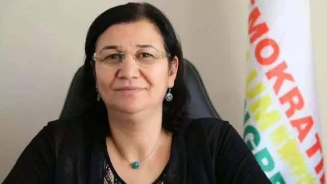Leyla Güven: DTK Eş Başkanı'na 'örgüt üyeliği' suçlamasıyla 22 yıl 3 ay hapis cezası verildi
