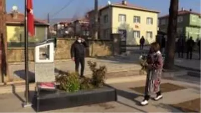 Son dakika: Azerin'den şehit Aybüke öğretmenin mezarına ziyaret Son dakika: Azerin'den şehit Aybüke öğretmenin mezarına ziyaret