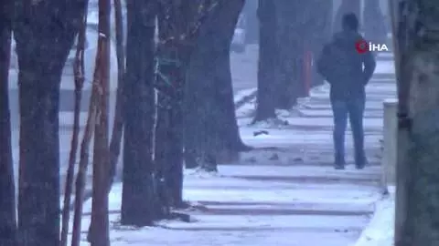 - Bingöl'de kar yağışı etkili oldu, keyfini yine çocuklar çıkardı - Bingöl'de kar yağışı etkili oldu, keyfini yine çocuklar çıkardı