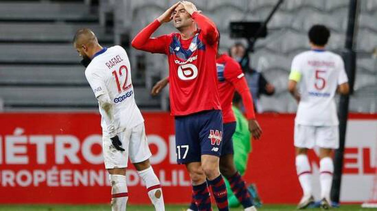 Burak Yılmaz'ın Kimpembe ile girdiği pozisyon L'Equipe'te kapak oldu