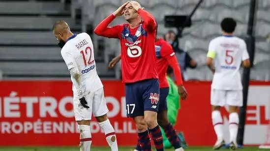 Burak Yılmaz'ın Kimpembe ile girdiği pozisyon L'Equipe'te kapak oldu Burak Yılmaz'ın Kimpembe ile girdiği pozisyon L'Equipe'te kapak oldu