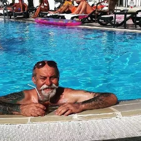 Bursa'da, sahte içkiden ölen kişinin son anları kamerada Bursa'da, sahte içkiden ölen kişinin son anları kamerada
