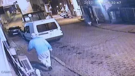 Bursa'da, sahte içkiden ölen kişinin son anları kamerada Bursa'da, sahte içkiden ölen kişinin son anları kamerada