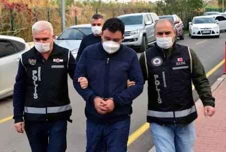 Ceyhan Belediyesi'ne 'rüşvet' operasyonunda gözaltındaki 23 şüpheli, sağlık kontrolünden geçirildi Ceyhan Belediyesi'ne 'rüşvet' operasyonunda gözaltındaki 23 şüpheli, sağlık kontrolünden geçirildi