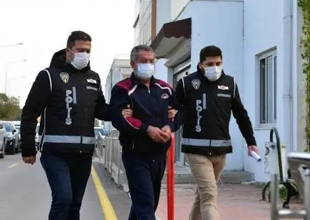 Ceyhan Belediyesi'ne 'rüşvet' operasyonunda gözaltındaki 23 şüpheli, sağlık kontrolünden geçirildi Ceyhan Belediyesi'ne 'rüşvet' operasyonunda gözaltındaki 23 şüpheli, sağlık kontrolünden geçirildi