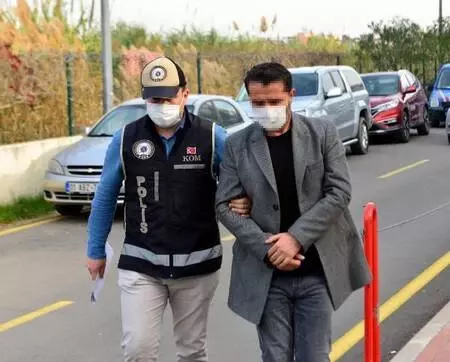 Ceyhan Belediyesi'ne 'rüşvet' operasyonunda gözaltındaki 23 şüpheli, sağlık kontrolünden geçirildi Ceyhan Belediyesi'ne 'rüşvet' operasyonunda gözaltındaki 23 şüpheli, sağlık kontrolünden geçirildi