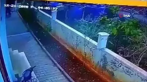 Son dakika haberi | Elektrikli bisiklet hırsızı kamerada: 'Şarjı da azdı' Son dakika haberi | Elektrikli bisiklet hırsızı kamerada: 'Şarjı da azdı'