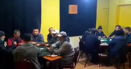 Eski dernek binasında kumar oynarken yakalanan 25 kişiye 78 bin 750 lira ceza Eski dernek binasında kumar oynarken yakalanan 25 kişiye 78 bin 750 lira ceza