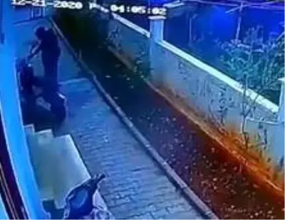 Son dakika haberi | Elektrikli bisiklet hırsızı kamerada: 'Şarjı da azdı' Son dakika haberi | Elektrikli bisiklet hırsızı kamerada: 'Şarjı da azdı'